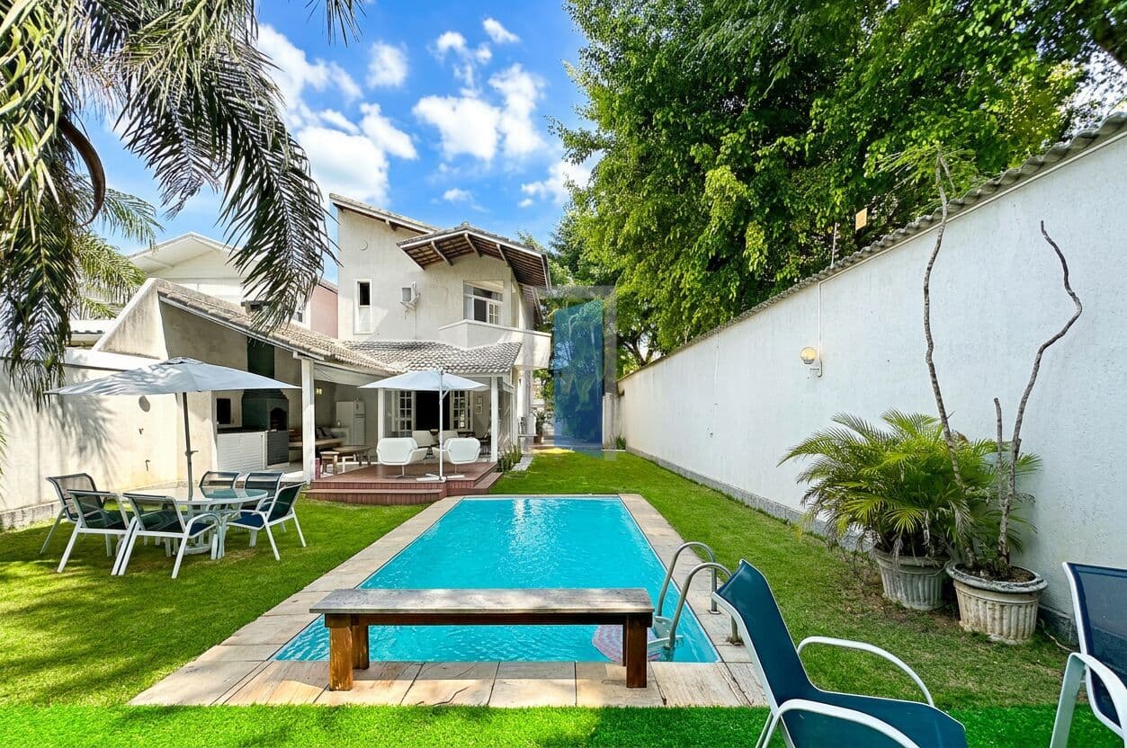 🏡✨ Casa Duplex no Rio Mar | Barra da Tijuca | 360m² de Terreno