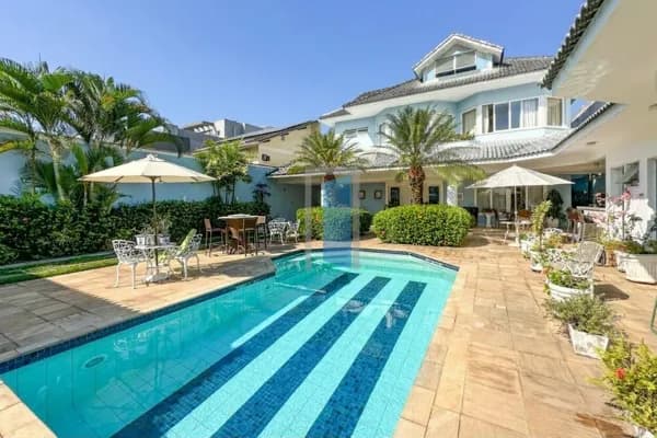 🏡✨ Casa Triplex no Rio Mar | 600m² de Terreno