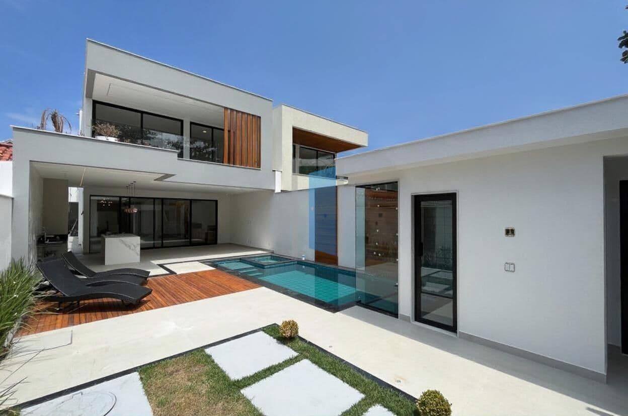 🏡✨ Casa Triplex no Rio Mar | 400m² Construídos | 4 Suítes