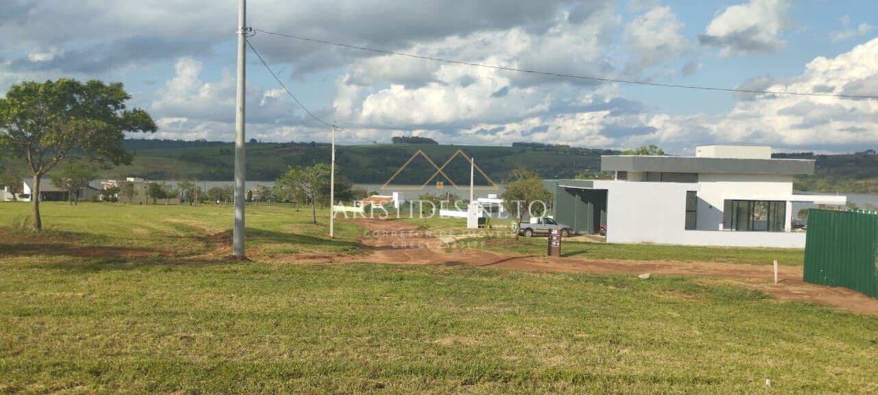Terreno com vista para represa