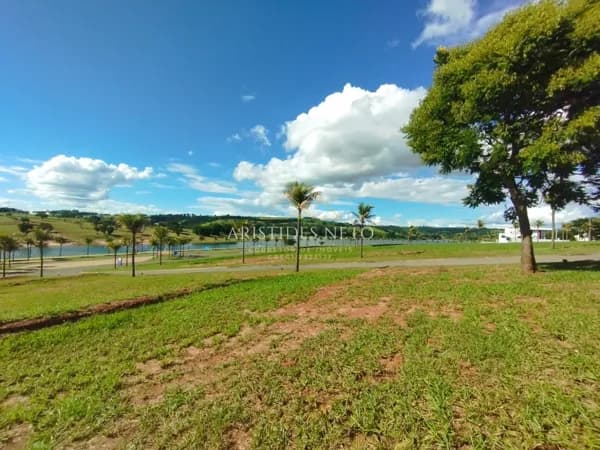 Terreno nobre no Riviera de Santa Cristina III, Itaí/SP