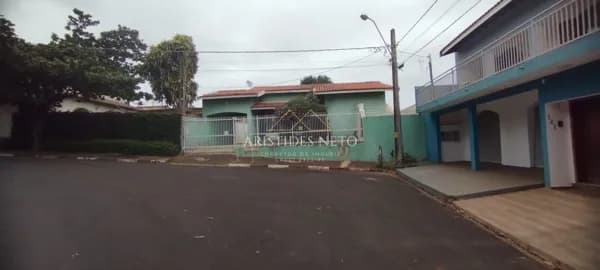 Casa no bairro Vila Florentino Dognani, em Itaí-SP
