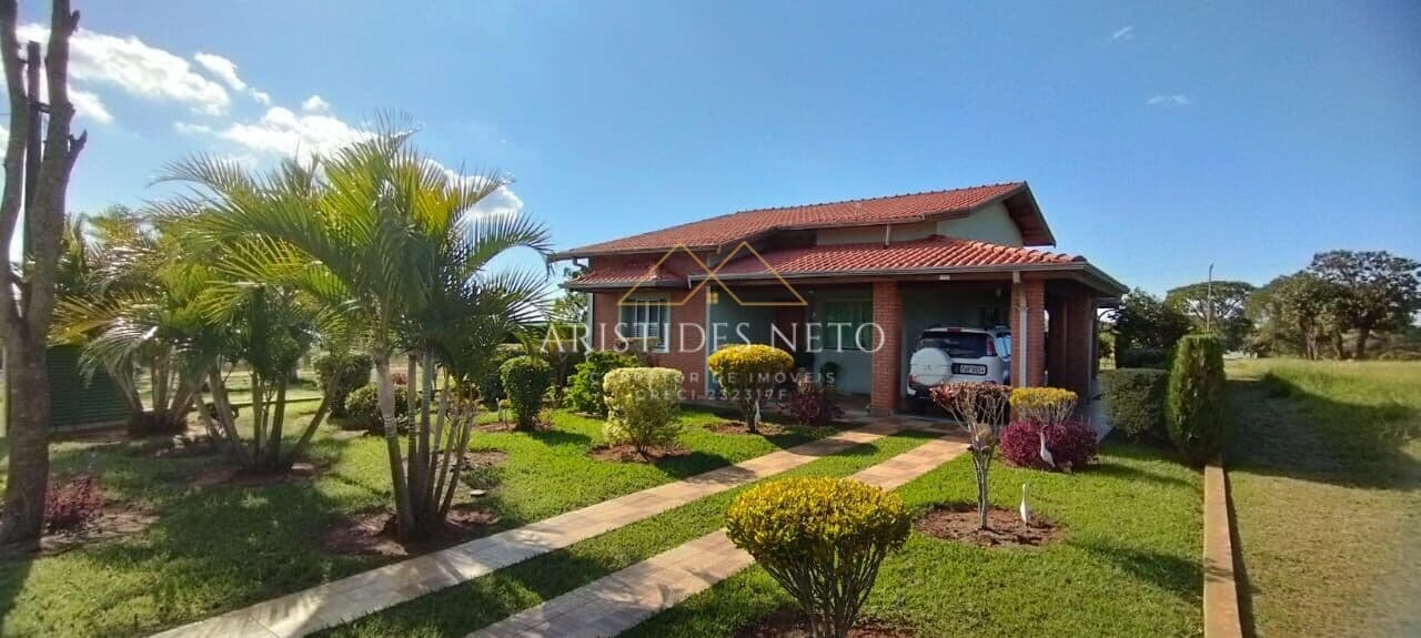 Casa em loteamento fechado na represa