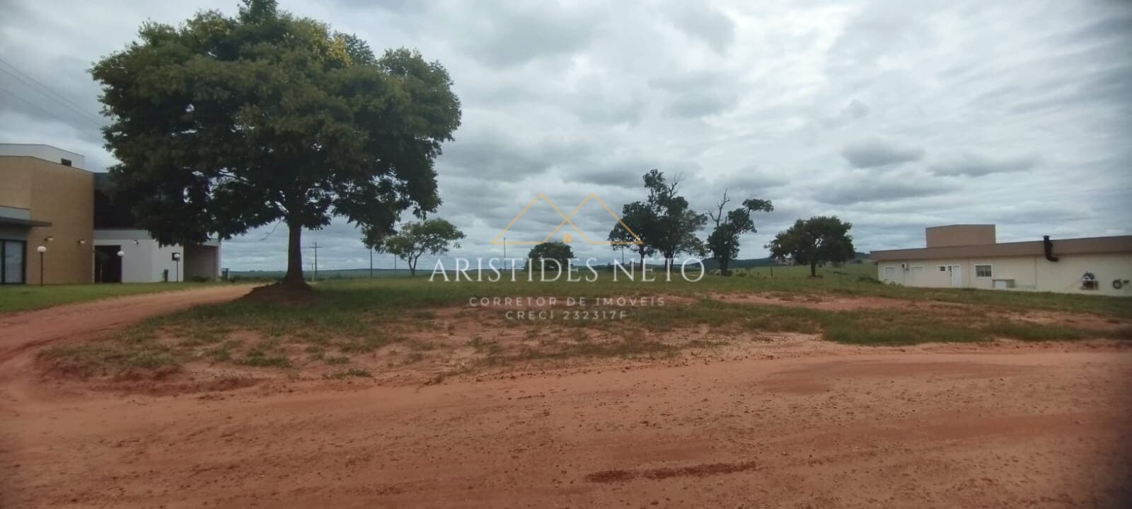 Terreno em Loteamento Fechado no Riviera de Santa Cristina II, Itaí/SP