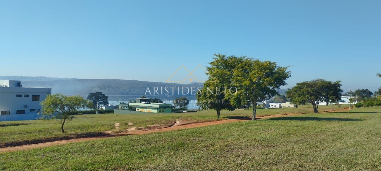 Terreno em loteamento com vista para represa