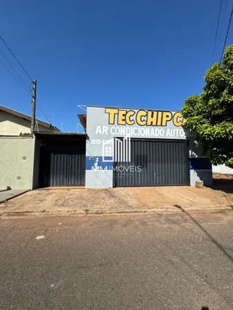 Casa + Barracão à venda
