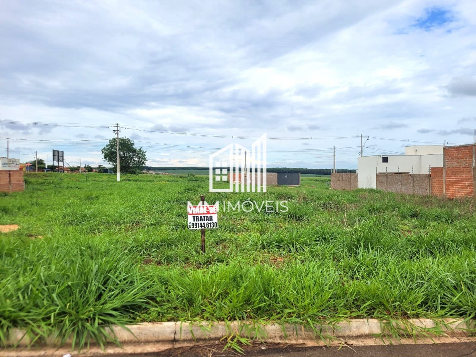 Lote/Terreno em Colina - Jardim Tropical