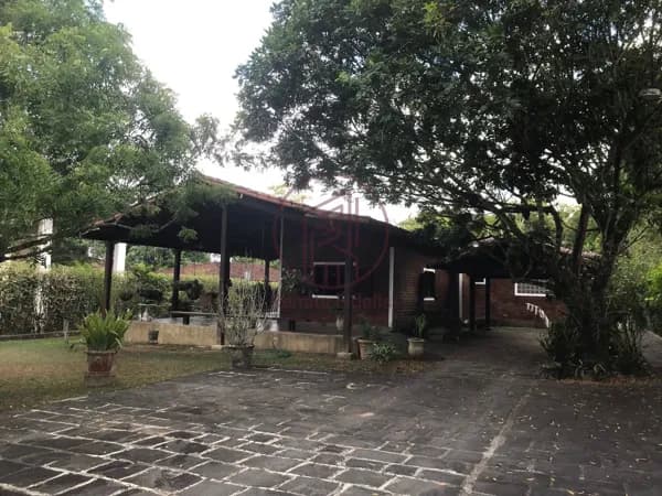 Casa a venda em Condomínio