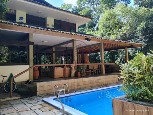 Vendo casa em condomínio