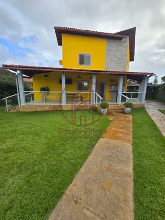 Casa com 3 suítes perto do Shopping Boulevard