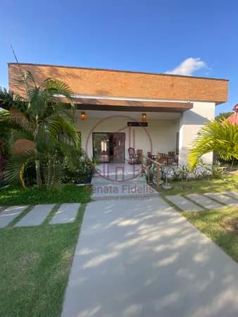 Casa térrea à venda + Condomínio com lazer