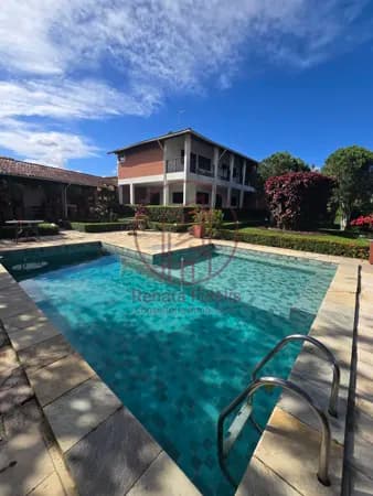 Vendo casa com 9 quartos e dependência em condomínio de Aldeia