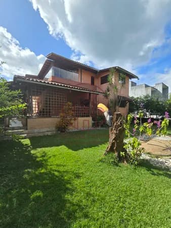 Casa em Condomínio de Aldeia com muitos quartos