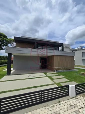 Casa em Condomínio de Aldeia com 4 suítes e 299 m²