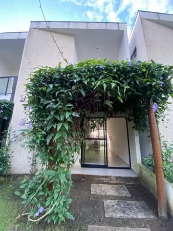 Vendo casa duplex em condomínio de Aldeia com 3 quartos