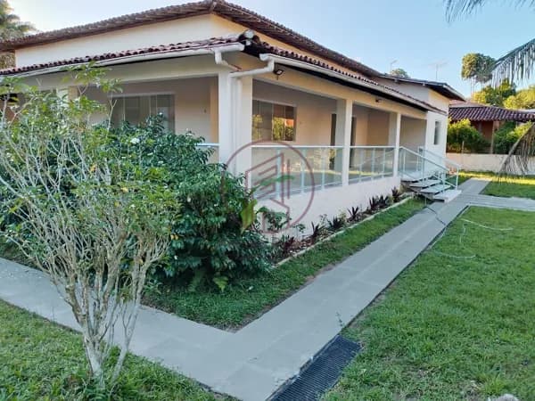Casa à venda em Condomínio com piscina privativa