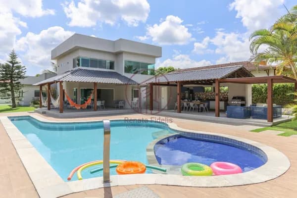 Casa à venda PORTEIRA FECHADA em Condomínio | 6 suítes + academia privativa | Aldeia PE