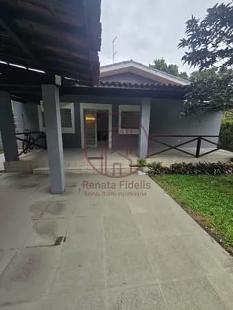 Casa em Condomínio de Aldeia com 3 suítes