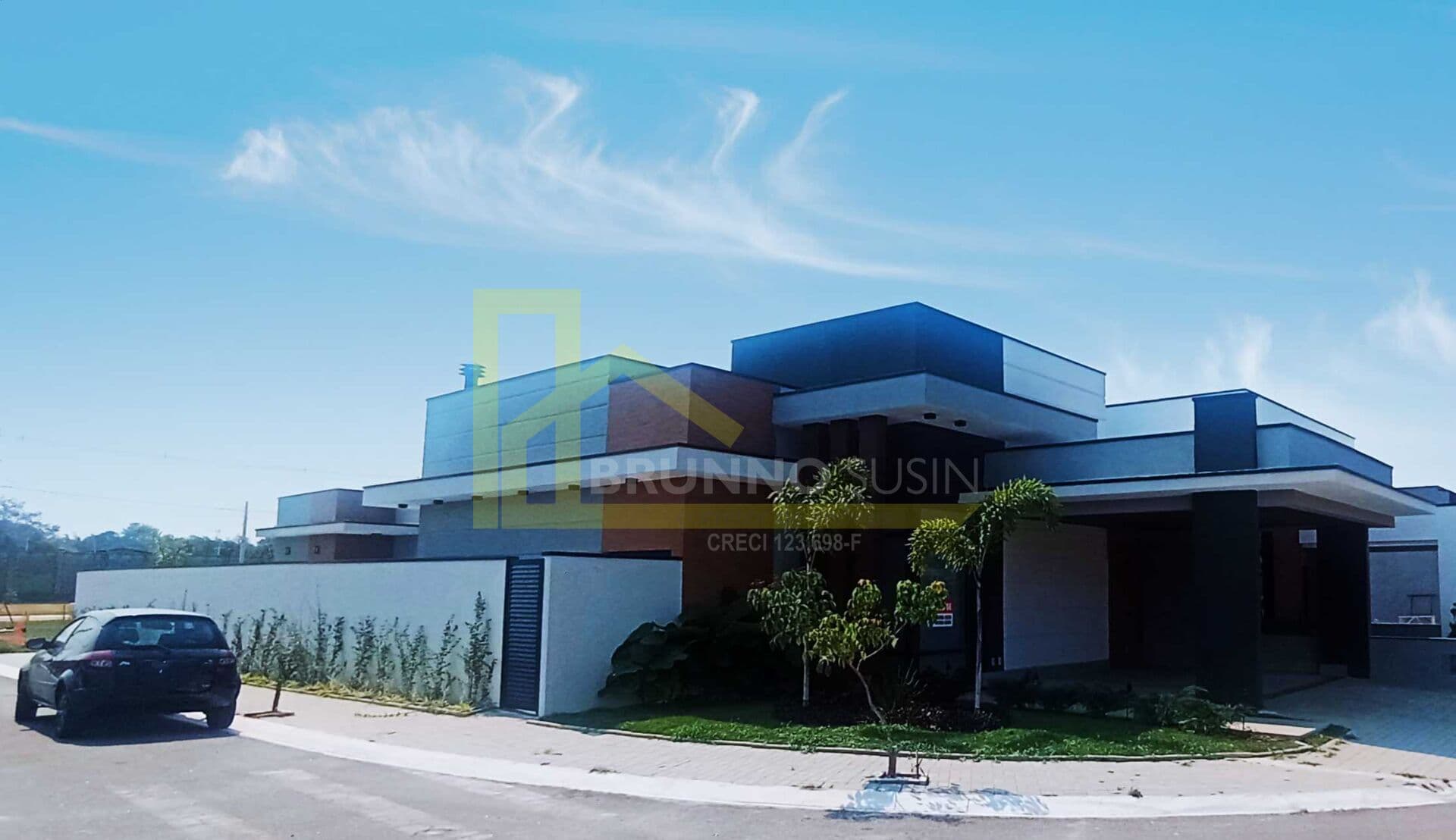 Casa Alto Padrão em Condomínio