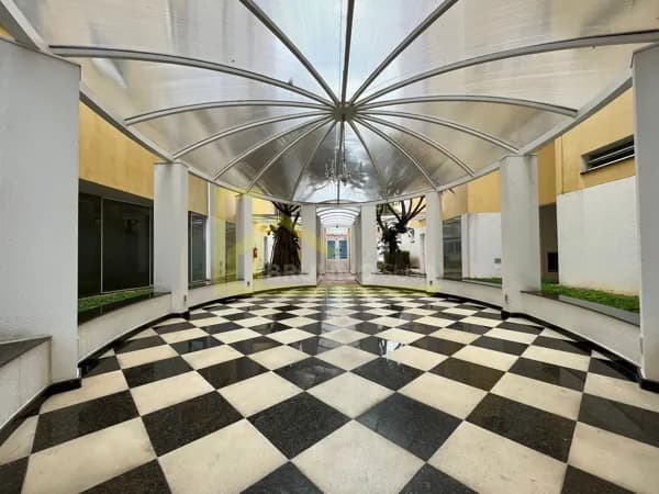 Apartamento na Região Central de Taubaté-SP com 4 Dorm. sendo 2 suítes e 3 vagas de garagem