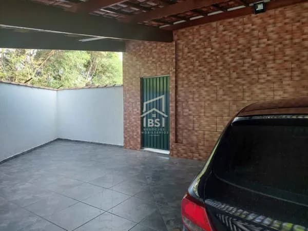 Casa com edícula