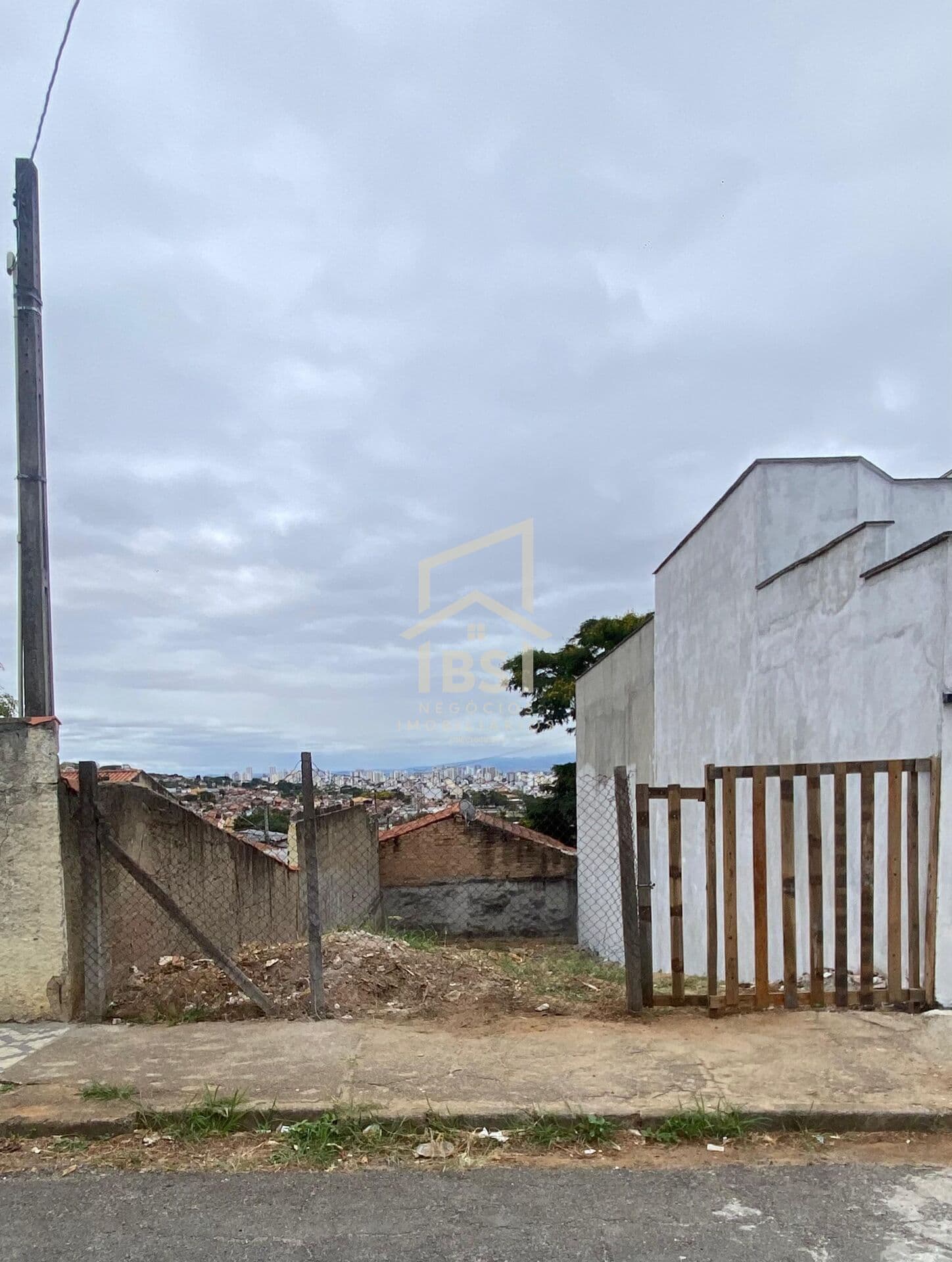 Terreno em Jardim Sandra Maria, Taubaté/SP