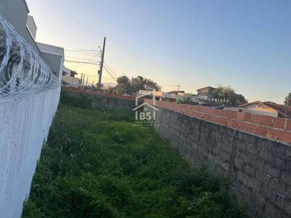 Lote/Terreno em Taubaté - Vila Aparecida