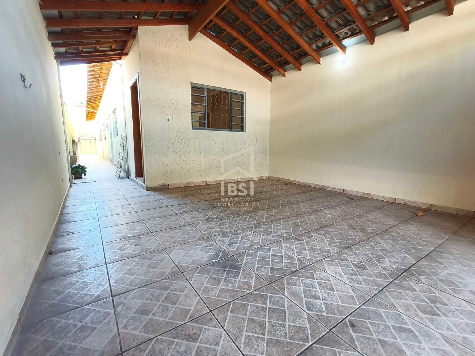 Casa 03 dormitorios na Gurilandia