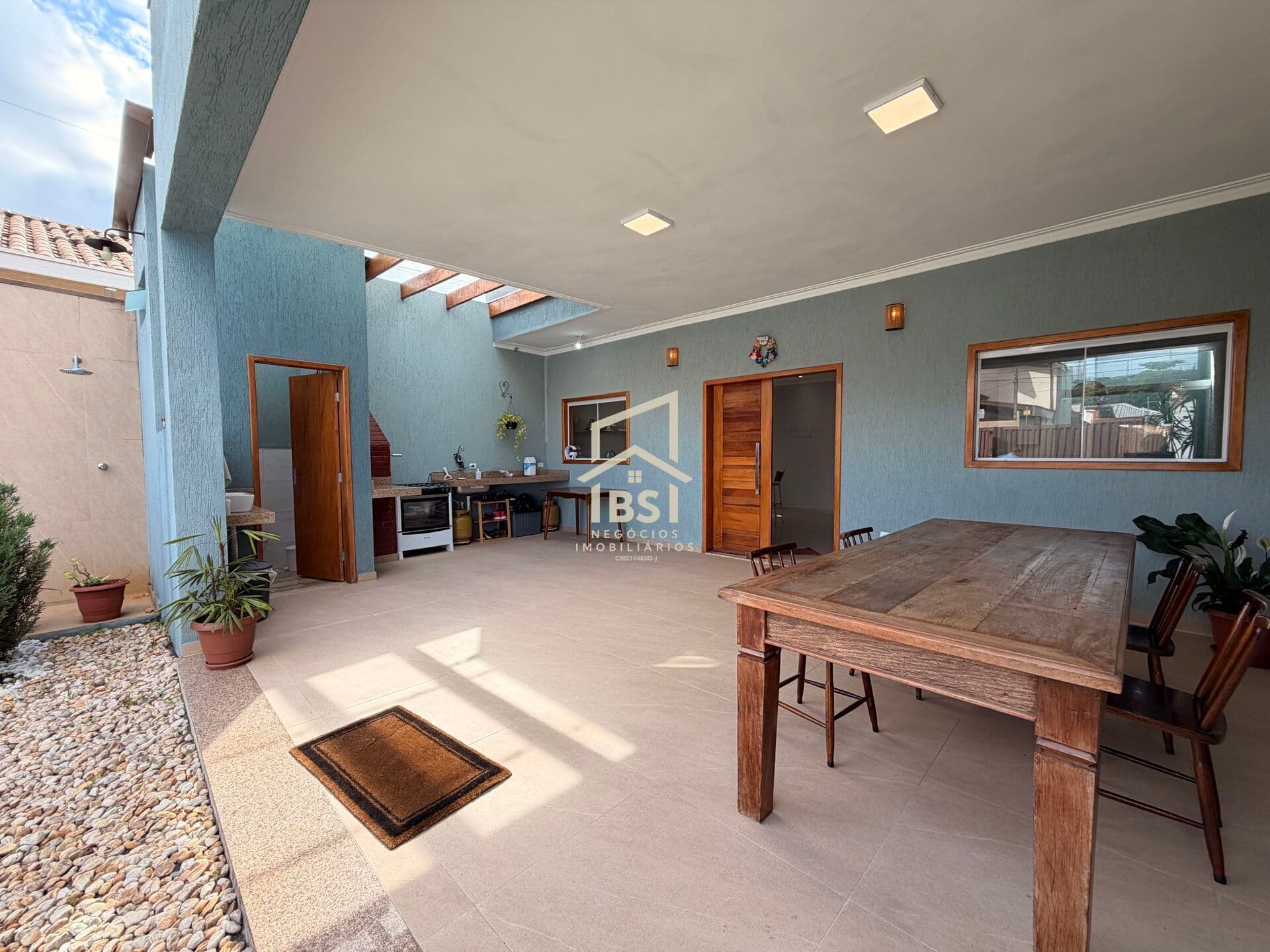 🏡 Lindissima Casa Clean com Amplo Quintal no Bairro Maria Augusta
