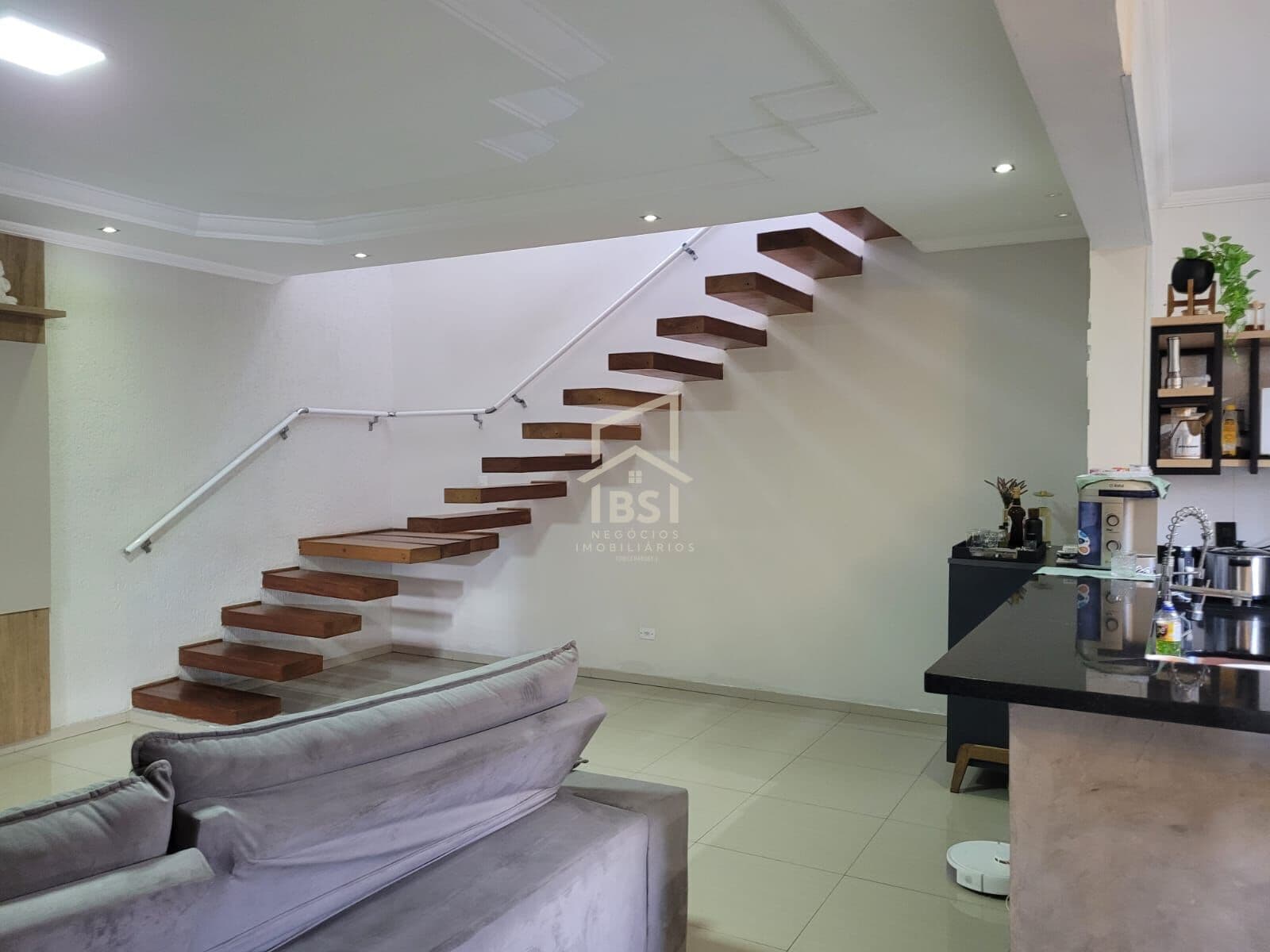 🏡 SOBRADO À VENDA – 4 dormitorios LUXO, CONFORTO E LIBERDADE!