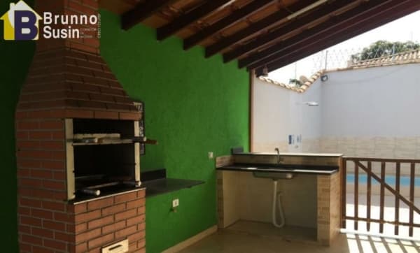 Casa Padrão em Hípica Pinheiros Taubaté-SP