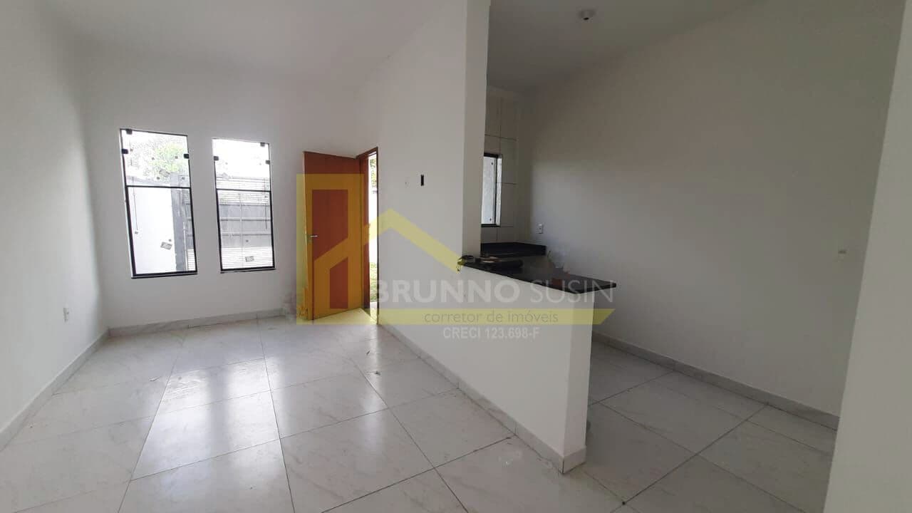 Casa 3 dormitórios com quintal