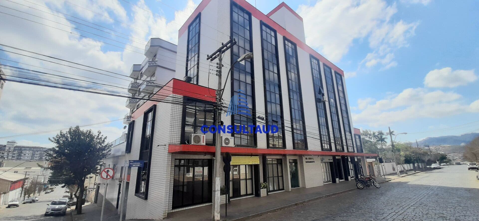 Sala Comercial em São Lourenço para venda