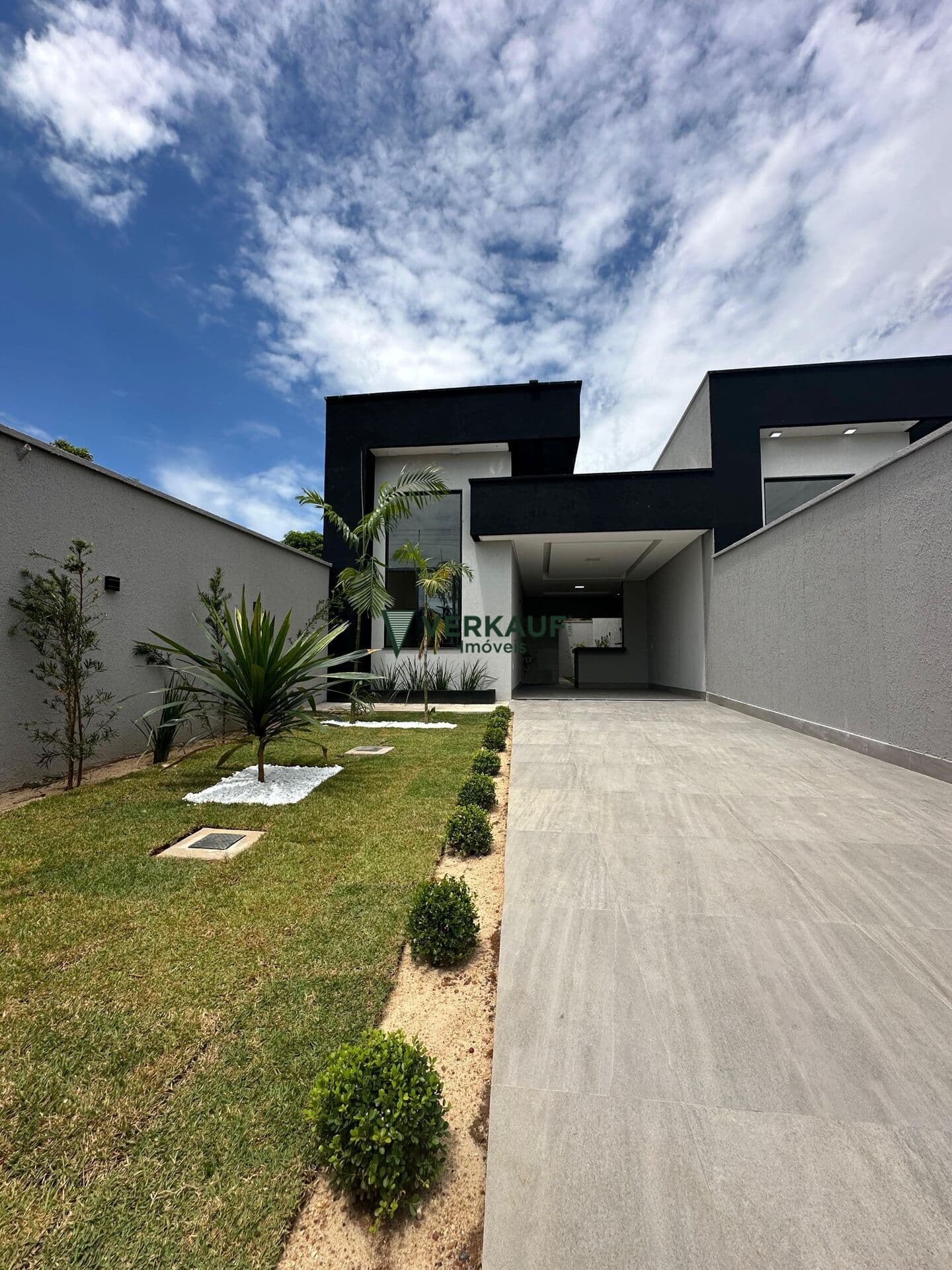 Casa Alto Padrão 03 quartos - JD Buriti Sereno -Aparecida de Goiânia/Go