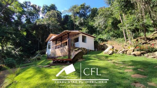 Encante-se com essa chácara deslumbrante em meio à natureza - Conheça agora! Aranha/MG