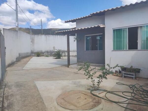 Casa sozinha no lote por apenas R$ 235.000,00