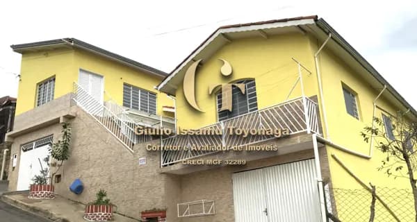 Casa térrea no bairro Centro em Toledo-MG