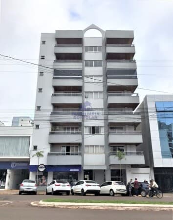 Apartamento Semimobiliado com 3 Dormitórios