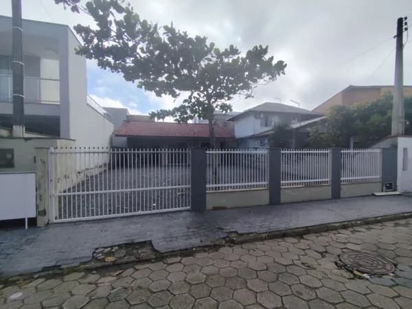 RESIDÊNCIA LOCAÇÃO ANUAL ENSEADA