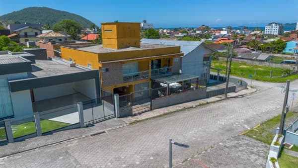 SOBRADO ITAGUAÇU LOCAÇÃO TEMPORADA