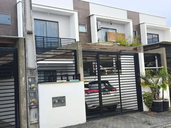 SOBRADO GEMINADO LOCAÇÃO ANUAL UBATUBA
