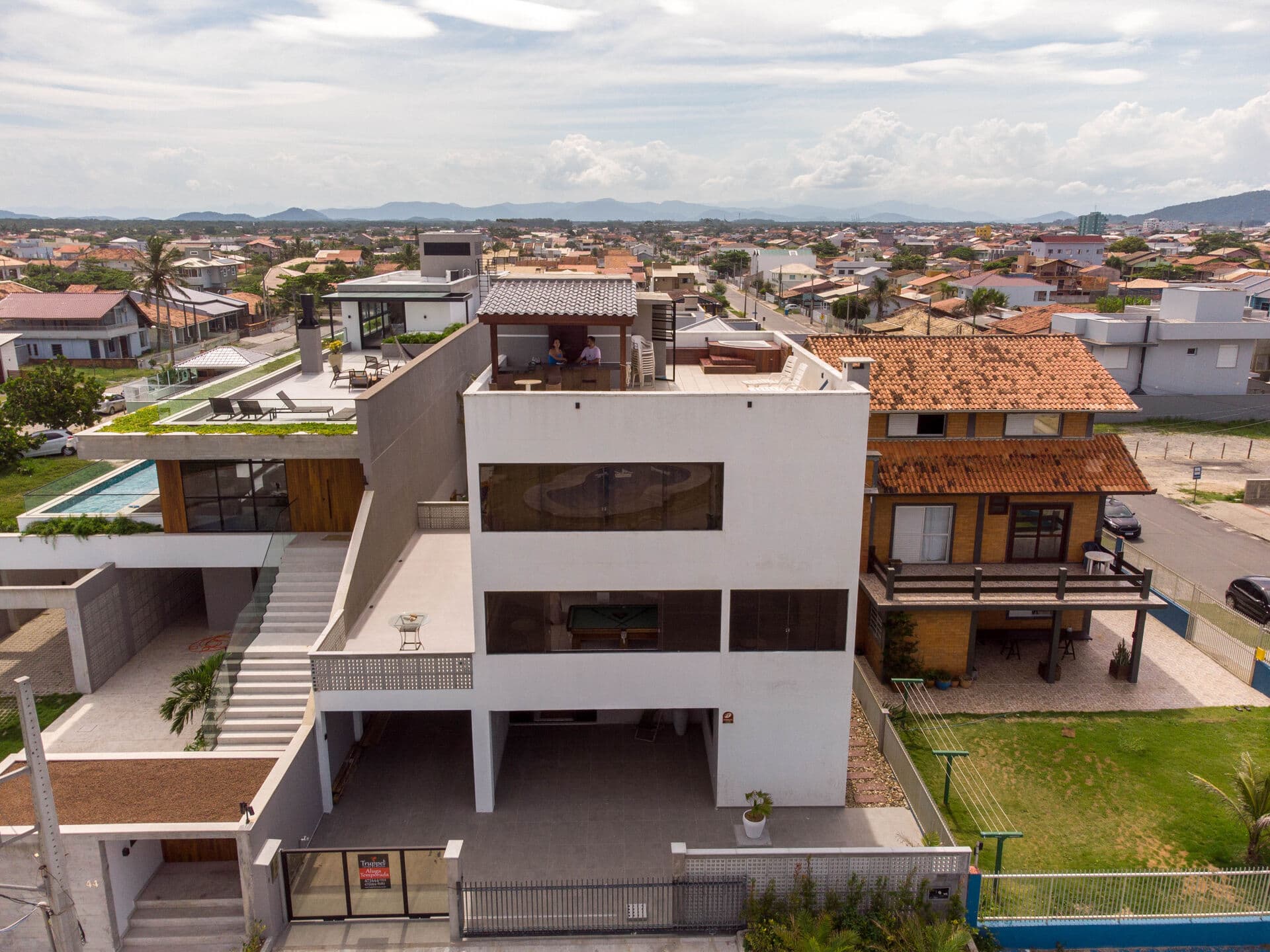 SOBRADO TRIPLEX FRENTE MAR LOCAÇÃO TEMPORADA