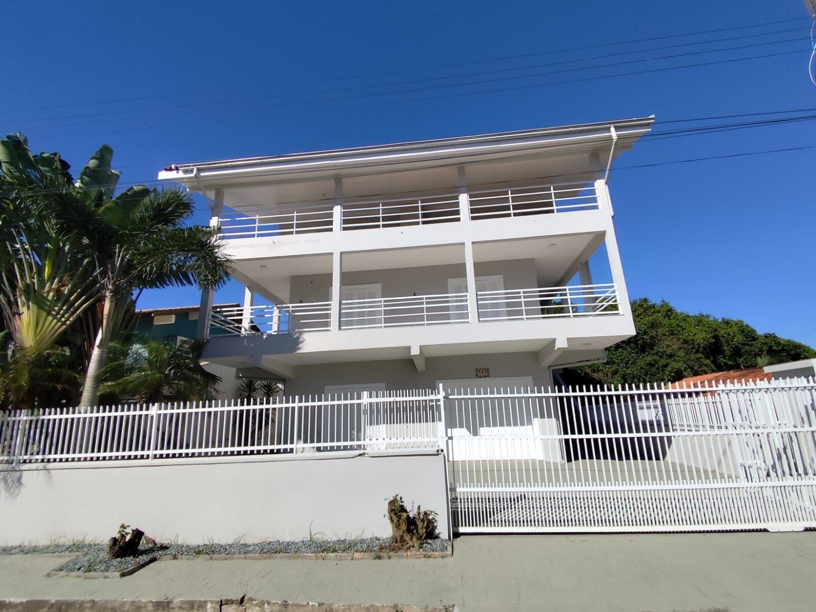 APARTAMENTO FUNDOS LOCAÇÃO ANUAL UBATUBA
