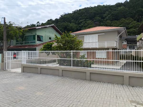 SOBRADO FRENTE MAR LOCAÇÃO TEMPORADA ENSEADA