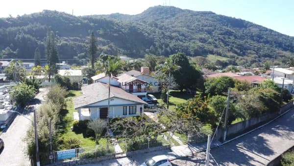 CASA PRÓXIMO DA PRAIA
