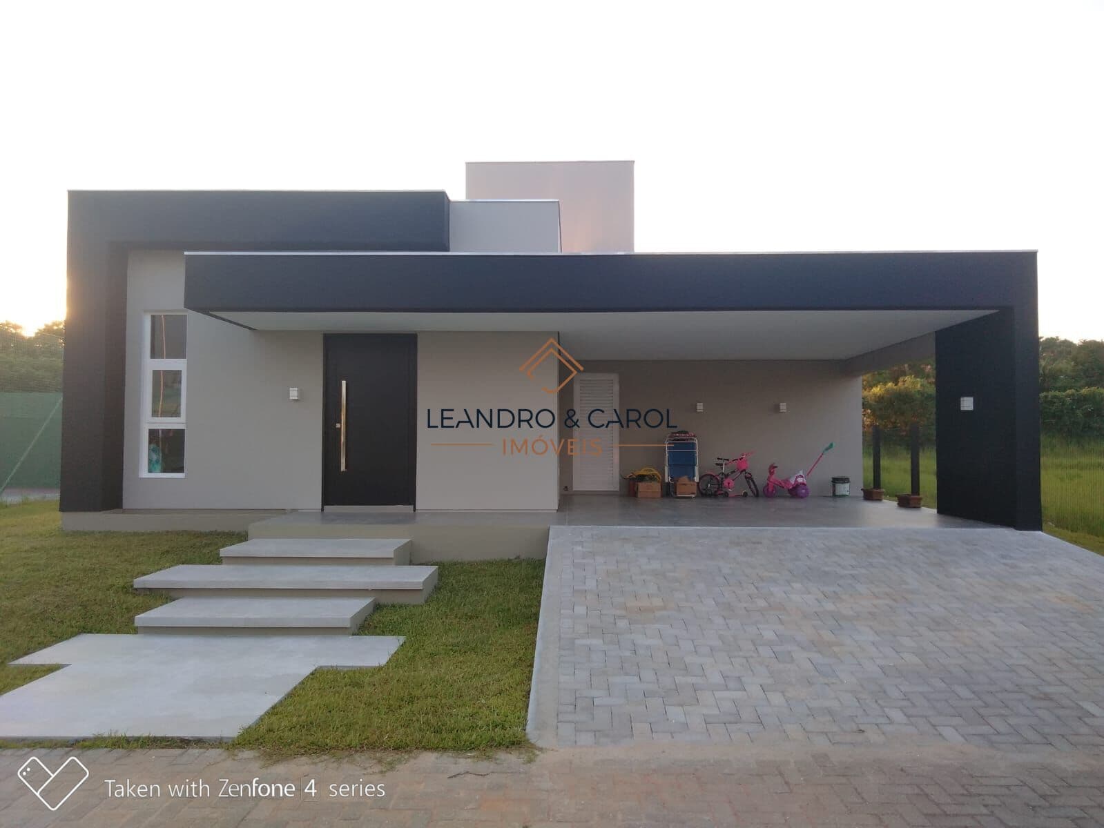CASA EM CONDOMÍNIO FECHADO - HO'OKIPA