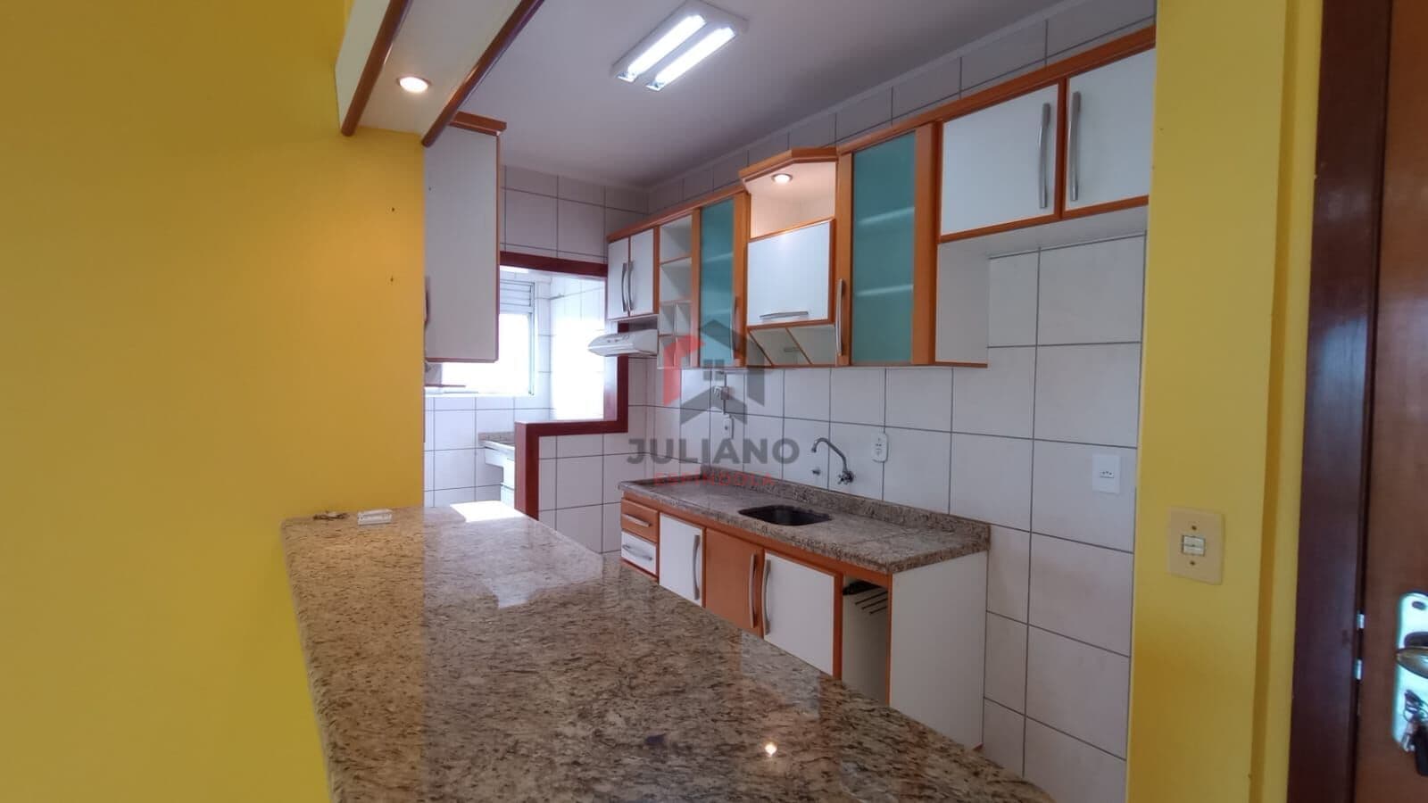 Apartamento a venda na zona sul, 2 dormitórios com churrasqueira, Porto Alegre/RS