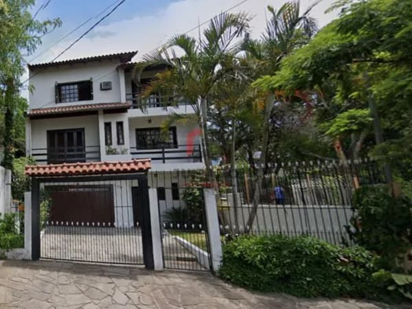 Casa de 4 dormitórios no bairro Vila Jardim