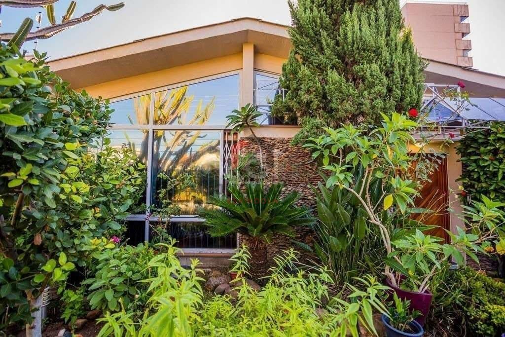 Casa com 4 dormitórios no bairro Jardim Itu