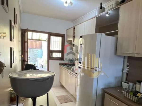 Casa Térrea à Venda no Vivendas de Nova Ipanema – 2 Dormitórios, Jardim de Inverno e Pátio Privativo em Porto Alegre